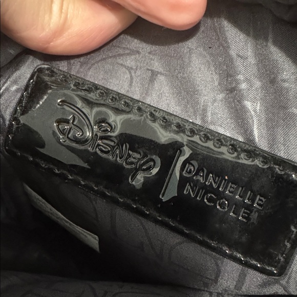 Danielle Nicole Ursula Crossbody Bag Black Little Mermaid Villain - Picture 6 of 11